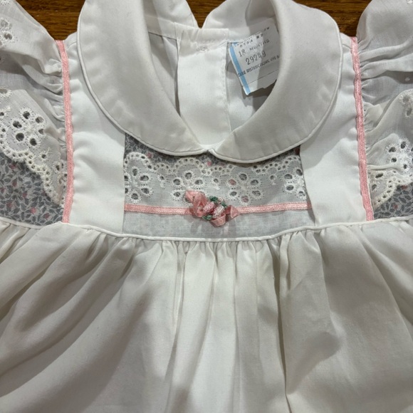 Vintage Baby Dress 18 Months – Eyelet Lace + Floral Detail Excellent Condition - Picture 3 of 5